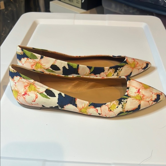 J. Crew Blue and White Floral Flats size 8 - Picture 9 of 12